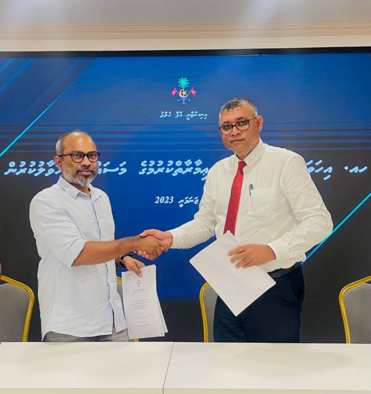 އޭރު ދިން ގިނަ ޕްރޮޖެކްޓުތައް ހުއްޓުވީ މި ސަރުކާރުން، ގީލާ ހެއްދެވީ އިތުރުފުޅު: އާދިލް