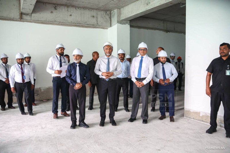 ފޮޓޯ: ޢަރަބިއްޔާ ސްކޫލުގެ އައު އިމާރާތުގެ މަސައްކަތް ރައީސުލްޖުމްހޫރިއްޔާ ބައްލަވާލެއްވުން