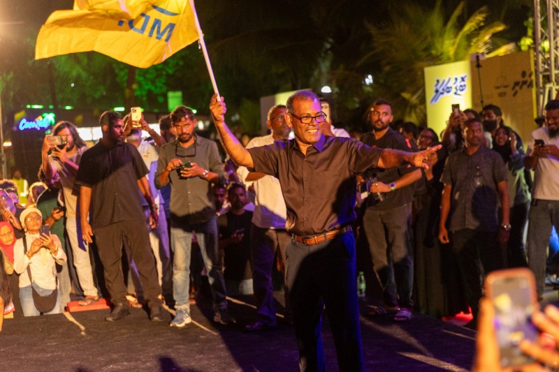 ނަޝީދު ކުއްލިއަކަށް ހިއްސާކުރެއްވި "ނަނާ ހުވަފެން": މިއީ ކޮން ސިގްނަލެއް؟