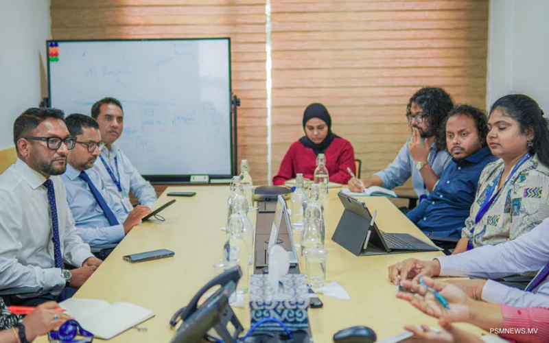 ފާމަސިސްޓުން ތަމްރީނުކުރަން ވިލާ ކޮލެޖާއެކު މަޝްވަރާކޮށްފި
