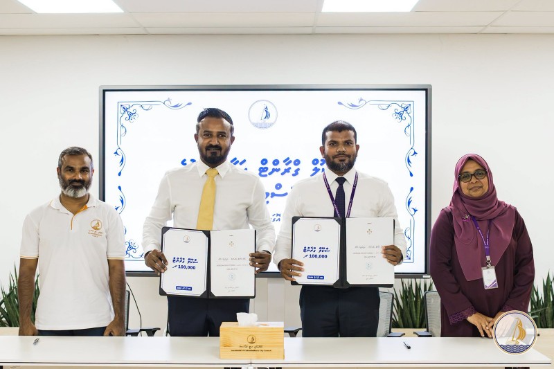ކުޅުދުއްފުށީގައި ސަރުކާރުގެ ކޮންމެ ސުކޫލަކަށް ކައުންސިލުން އެއް ލައްކަ ރުފިޔާ ދެނީ