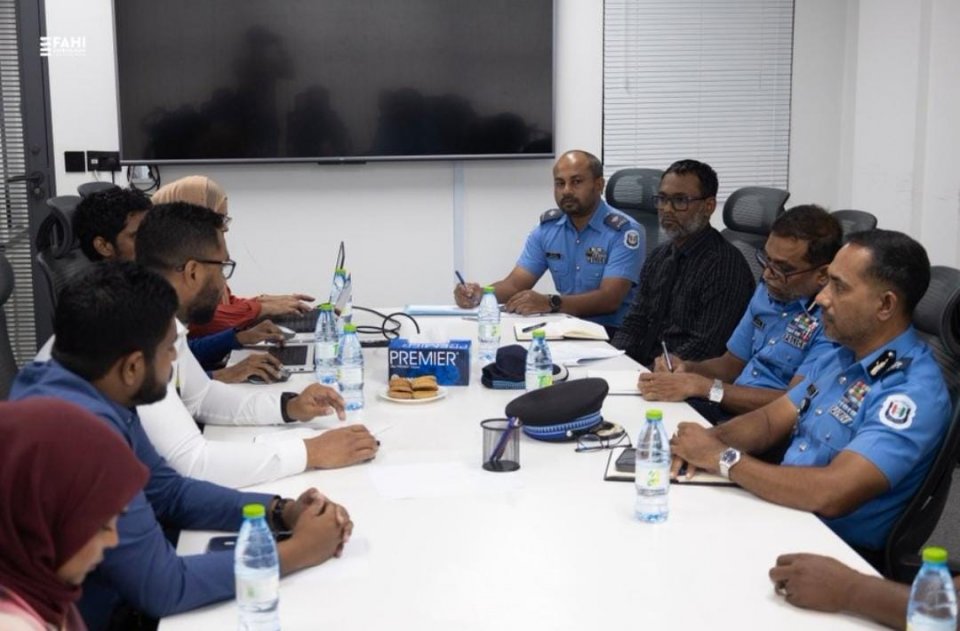އަމާން ޓަވަރުތަކުގެ ރައްކާތެރިކަން ހިފެހެއްޓުމަށް އެފްޑީސީ އާއި ފުލުހުން މަޝްވަރާކޮށްފި