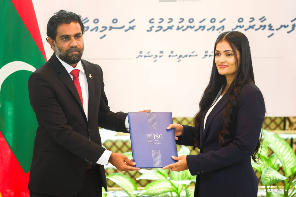 ސިވިލް ކޯޓާއި ކްރިމިނަލް ކޯޓަށް އައްޔަންކުރެއްވި ފަނޑިޔާރުން ހުވާކުރައްވައިފި