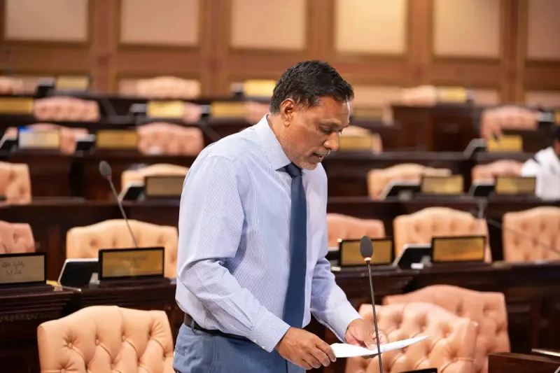 މިއަދު ފެންނަމުންދަނީ ބާރުތައް ދޫކޮށްލައި، ލާމަރުކަޒުކޮށް ޤައުމު ހިންގަން ސަރުކާރު ބިރުން އުޅޭ މަންޒަރު: ޝަމްހީދު