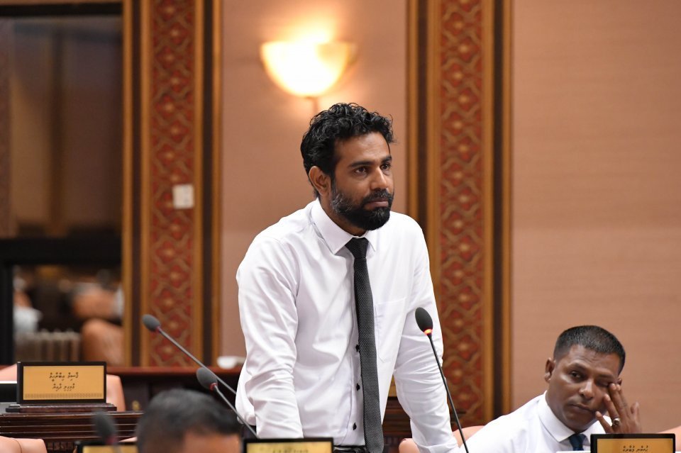 ނުނިމިހުރި މައްސަލަތައް އަވަހަށް ނިންމުމަށް އާ ފަނޑިޔާރުން ބޮޑު އެހީއަކަށްވާނެ: ޙުސްނީ