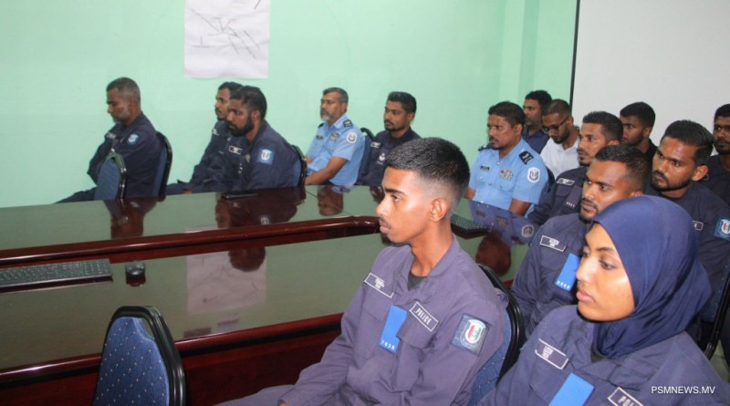 ދޯނި އަޑިއަށްދިޔަ ހާދިސާގައި ހަރަކާތްތެރިވި ފުލުހުންނާ ވަޒީރާއި ސީޕީ ބައްދަލުކުރައްވައިފި