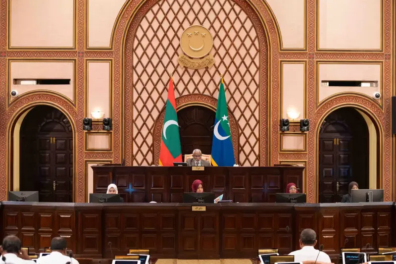 ބޭރުގެ ކޮންޓްރެކްޓަރުންގެ އަތުން ނަގާ ވިތްހޯލްޑިންގ ޓެކްސް 10 އިންސައްތަ އިން ބޮޑުކުރާ ބިލު ބަލައިގަނެފި
