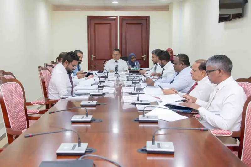 ޕެޓިޝަންތައް "ބަލިކަށި" ކުރުމުގެ މަސައްކަތް: ކުރިން ހުށަހަޅާފައިވާ ޕެޓިޝަނަކާ ދެކޮޅު ޕެޓިޝަނެއް ހުށަހެޅޭ ގޮތަށް ގަވާއިދު ބަދަލުކުރަން ކޮމިޓީން ފާސްކޮށްފި
