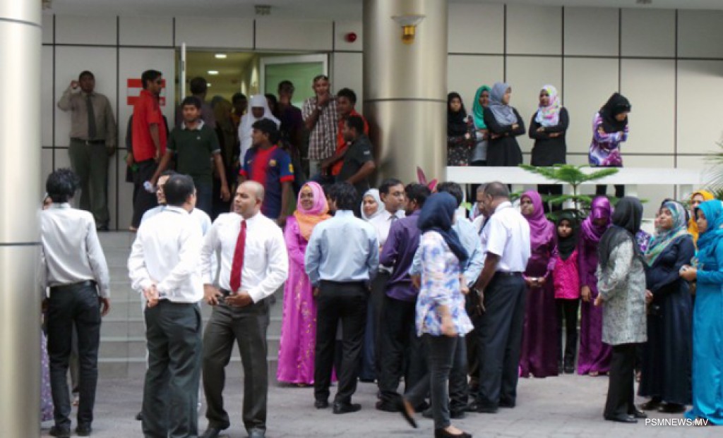 ސިޔާސީ ފިކުރަށް ބަލައިގެން ކުންފުނިތަކުން މުވައްޒަފުން ވަކިނުކުރާނެ: މާލީ ވަޒީރު