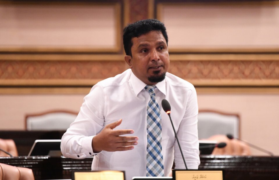 ބޭރުގެ ކޮންޓްރެކްޓަރުންނަށް ދޭ ފައިސާއިން ނަގާ ޓެކްސް 10 އިންސައްތަ އިތުރުކުރަނީ