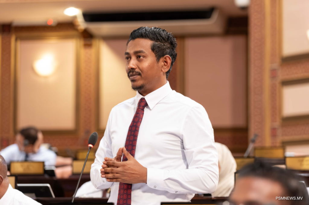 ޓެކްސް ނެގުމުގެ ޤާނޫނަށް ގެންނަނީ ނިޒާމީ ގޮތުން ގެނެވޭ އިންޤިލާބީ ބަދަލެއް: މެންބަރުން