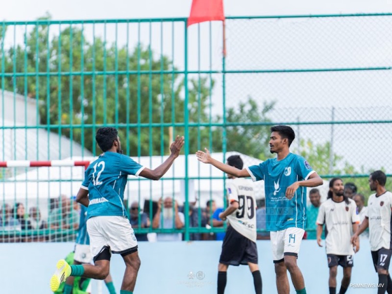 ފުޓްސަލް ޗެމްޕިއަންޝިޕް: 4 ޓީމު ހދ. ގެ ސެމީއަށް