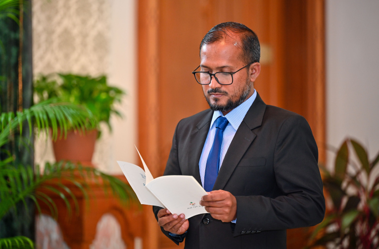 ހައި ކޯޓުގެ ފަނޑިޔާރު މާހިރު ރިޓަޔާކުރައްވަނީ