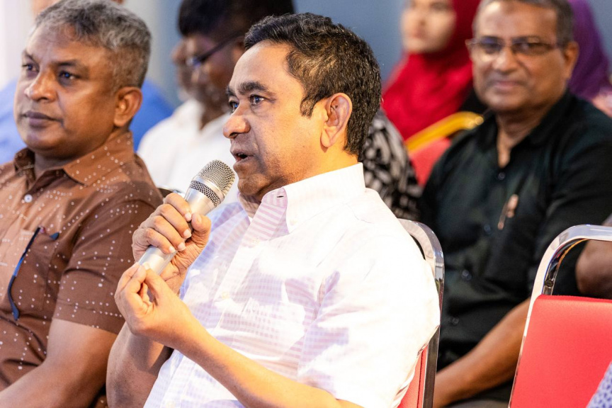 މުއައްސަސާތަކަށް ރައްޔިތުންގެ އިތުބާރު ގެއްލިއްޖެ، އޭގެ އަސްލަކީ ރައީސް މުއިއްޒު: ޔާމީން