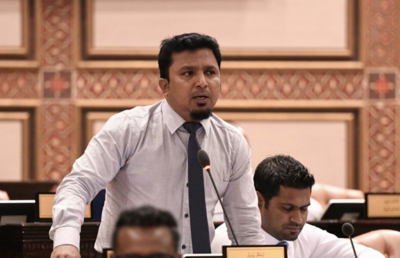 ބޭރުގެ ކޮންޓްރެކްޓަރުންގެ އަތުން ނަގާ ވިތްހޯލްޑިންގ ޓެކްސް 10 އިންސައްތަ އިން ބޮޑުކުރަނީ
