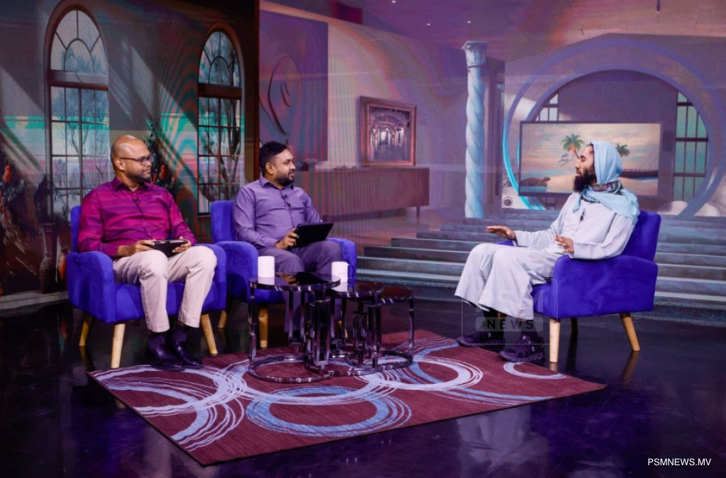 "މާތްﷲ އާ އޮތް ގުޅުން ރަނގަޅުކުރުމަށް، ދީނީ ޢިލްމު އުނގެނުން މުހިންމު"