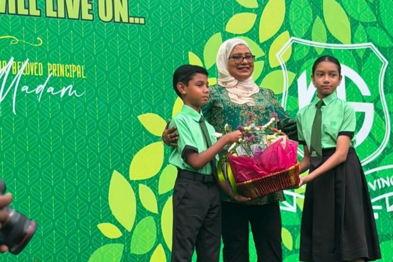 ތަޢުލީމީ ދާއިރާގައި 35 އަހަރު ހޭދަކުރެއްވުމަށް ފަހު، ކަލާފާނު ސްކޫލުގެ ޕްރިންސިޕަލް ރިޓަޔާކުރައްވަނީ