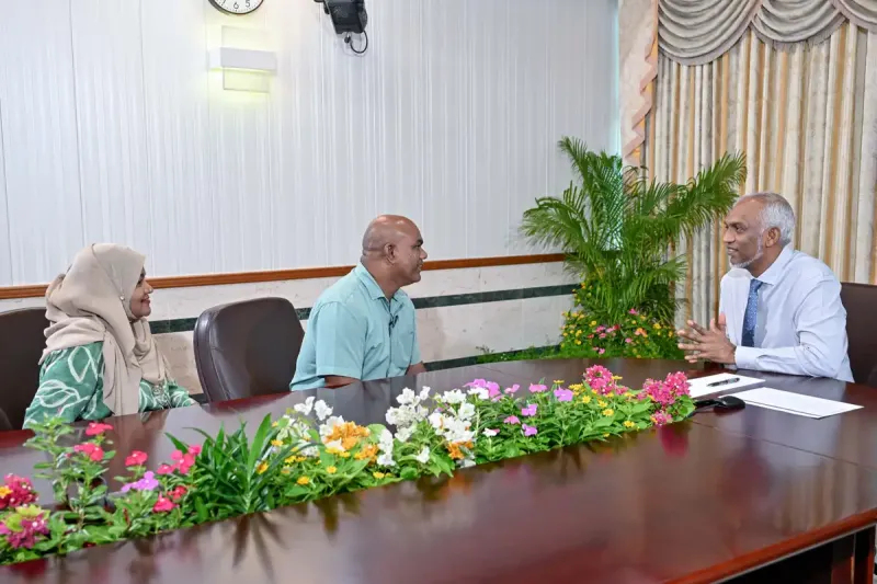 ކޮންމެ ރައްޔިތަކަށް ރައީސް މުއިއްޒު ދެއްވަން ވިދާޅުވާ ބޯހިޔާވަހިކަން - ދައުރުގެ ބޮޑުބައި ފާއިތުވެގެން ދިޔައިރު ވިދާޅުވަނީ "މިހާރު ދެން އެބަ ފެށޭ" ކަމަށް!