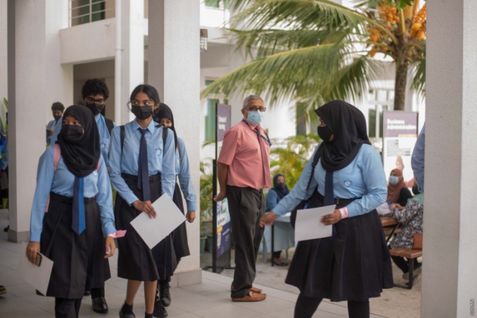 ވިލާ ކޮލެޖްއިން އެ ކޮލެޖްގެ ސްކޮލާޝިޕް ހައްގުވާ ދަރިވަރުންނަށް ސްކޮލާޝިޕް ދީފި