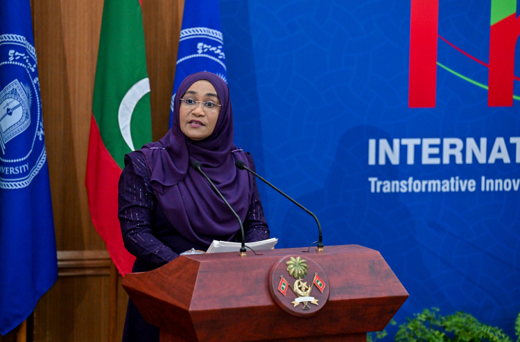ހަގީގީ އީޖާދުގެ ފެށުމަކީ ކަންކަން ހޯދުމަށް އޮންނަ ޝައުގު: ފަސްޓް ލޭޑީ