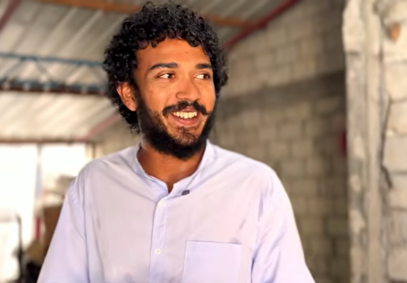 ކިޔަވައިދެމުން، ރިހާކުރާއި ވަޅޯމަސް ވެސް ތައްޔާރުކުރަމުން މުޅިން ވެސް ފައިދާ