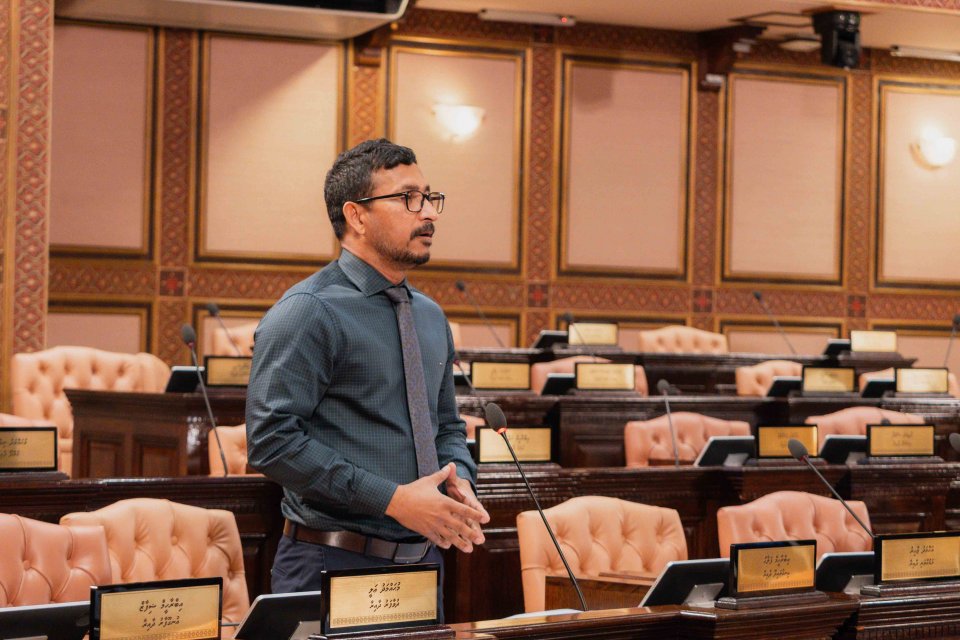 އާމްދަނީ ހޯދަނީ ހަލާލު މަސައްކަތް ކޮށްގެން: ފަލާހު
