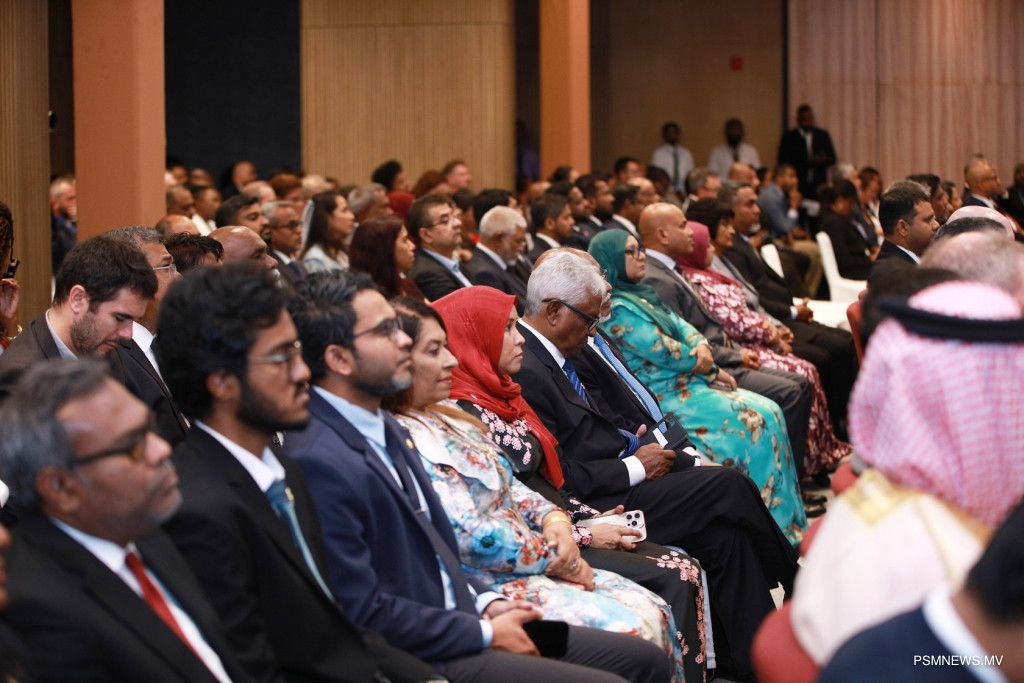 ޖަޒީރާ ޤައުމުތައް ކުރިއެރުވުމަށް ރައީސް ކުރައްވާ މަސައްކަތަށް ތައުރީފު!