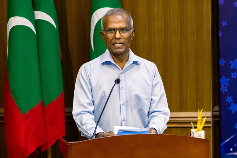 ދިވެހިން ވާހަކަ ދައްކަން ޑރ. ޙަސަން ޙަމީދުގެ އިލްތިމާސެއް: "އެންމެ ރަނގަޅަށް ޝުއޫރު ފާޅުކުރެވޭނީ މާދަރީ ބަހުން"