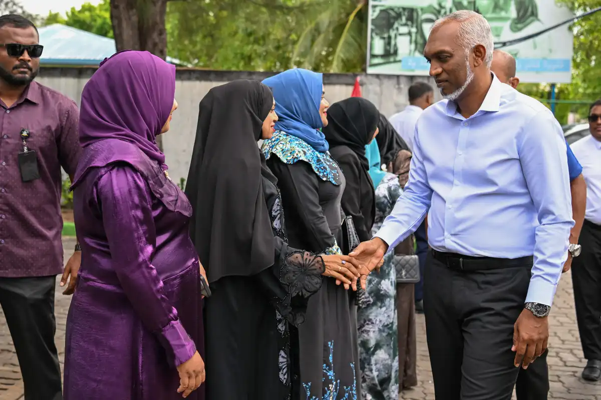 ރައީސް މުއިއްޒު ގއ. ވިލިނގިލީ ރައްޔިތުންނާ ބައްދަލުކުރައްވަނީ