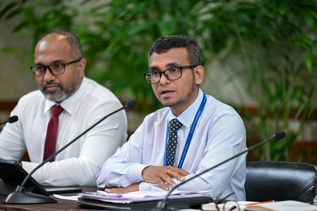 "އިޤްތިޞާދުގައި ދައުރުވާ ފައިސާގެ ތެރެއިން 3 ބިލިޔަން ރުފިޔާ ނަގައިފި"