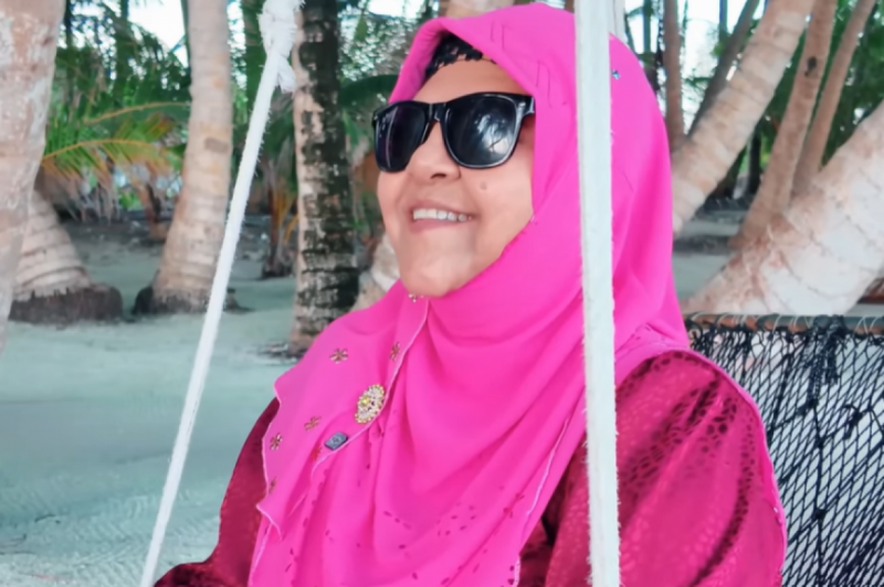 ރަނިއްޔާއަށް ދުވަސްވިޔަސް, އެ އަޑު ވަނީ ޒުވާން!