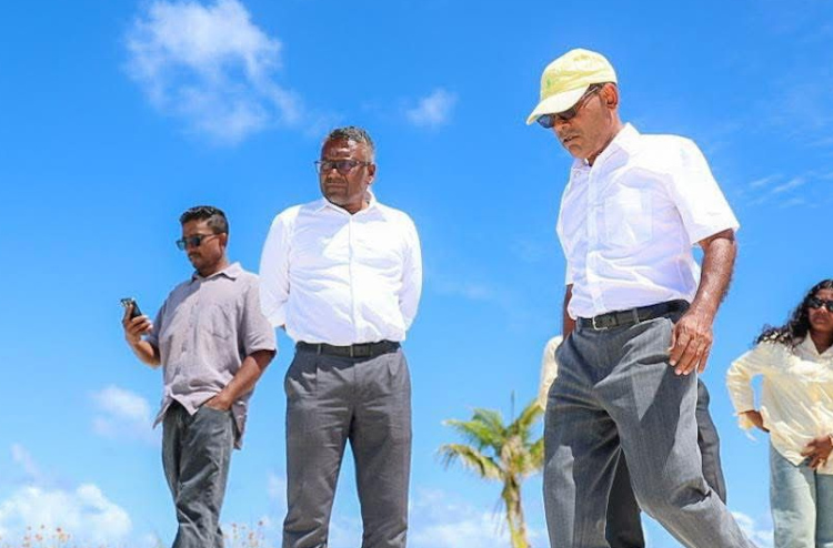 ފައްޔާޒް ވިދާޅުވަނީ ނަޝީދާ އެކު ފެށްޓެވި "ބޮޑު ބަދަލު" ގެ މަސައްކަތުގައި ދެމި ހުންނެވި ކަމަށް