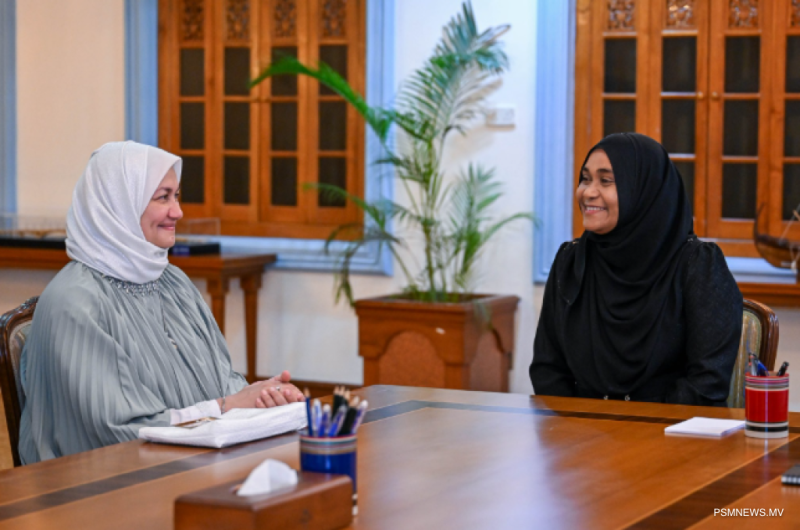ރައީސްގެ އަނބިކަނބަލުން، ޑރ.ނަހުލާއާ ބައްދަލުކުރައްވައިފި