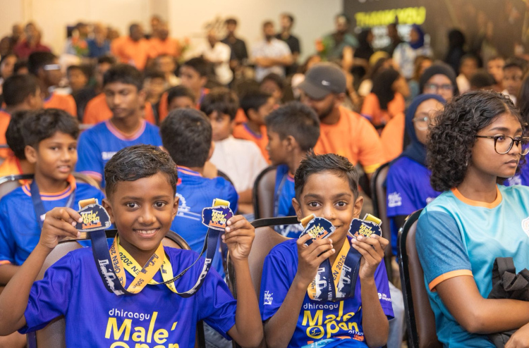 ދިރާގު "މާލެ އޯޕަން" މުބާރާތުގެ ވަނަތަކަށް ދިޔަ ފެތުންތެރިންނަށް އިނާމު ދީފި