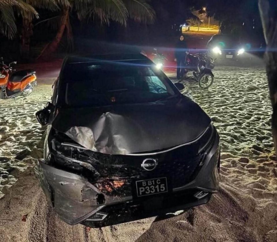 މަސްތުވެގެން ހުރެ ކާރު އަތުލައިގެން ގޮސް 3 އެކްސިޑެންޓް