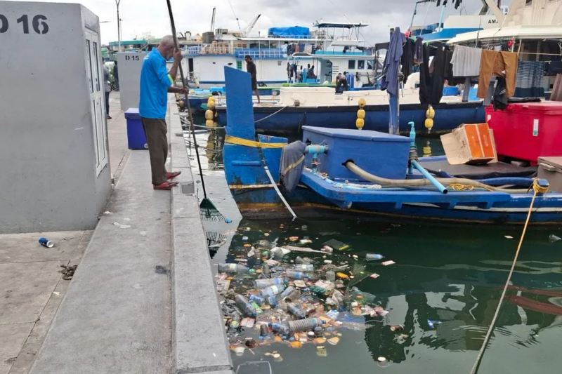 މާލޭގެ ފަޅުތެރެއަށް ކުނިއަޅާ މީހުންގެ ފޮޓޯއާއި ވީޑިއޯ ފޮނުވައިދޭން އެދެފި