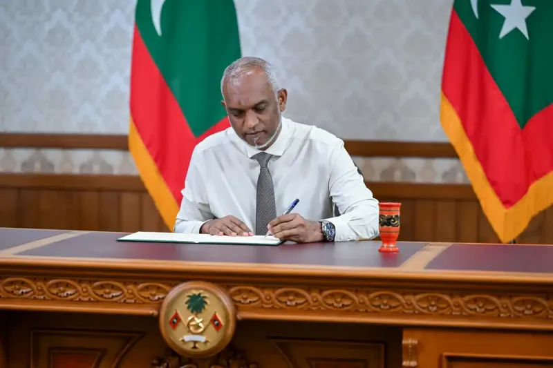 ބުކިންގ ޕްލެޓްފޯމުތަކާއި އޭޖެންޓުން ފޯރުކޮށްދޭ ޓޫރިޒަމް ޕްރޮޑަކްޓްތަކުން ޓެކްސް ނެގޭގޮތަށް މުދަލާއި ޚިދުމަތުގެ އަގުން ޓެކްސް ނެގުމުގެ ޤާނޫނަށް 8 ވަނަ އިޞްލާޙު ގެނައުމުގެ ބިލު ތަސްދީގުކޮށްފި