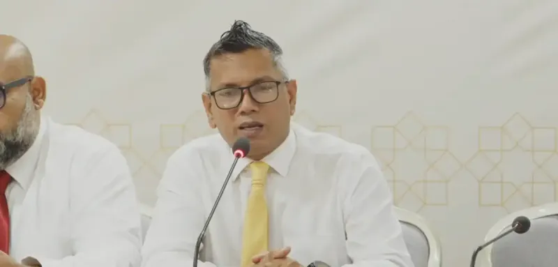އަޅުގަނޑުގެ ކެމްޕެއިނުގައި މަސައްކަތް ކުރި ކުންފުނިތަކުގެ މުވައްޒަފުން އަންނަނީ ވަޒީފާއިން ވަކި ކުރަމުން: މެންބަރު ސޯބެ