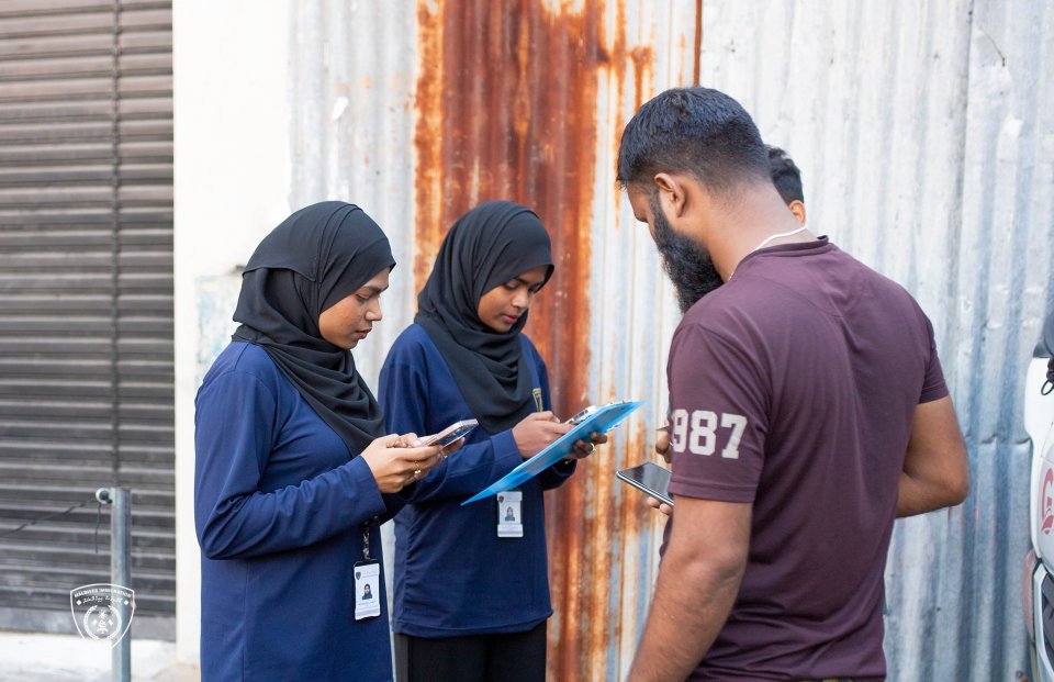 426 ބިދޭސީން ބަލައި ފާސްކޮށް، 13 މީހަކު އިމިގްރޭޝަންގެ ބެލުމުގެ ދަށަށް