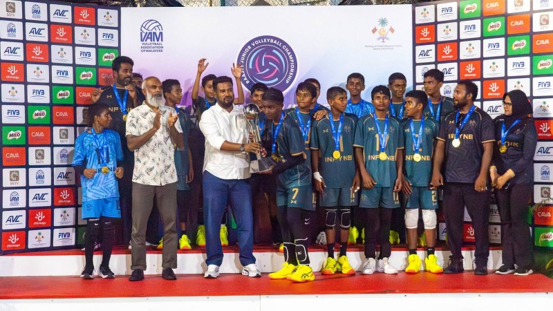ވޮލީ ޖޫނިއާ ޗެމްޕިއަންޝިޕް: 14 އަހަރުން ދަށުގެ ދެ ޑިވިޝަންގެ ތަށި އދ. އަތޮޅު ސްކޫލަށް