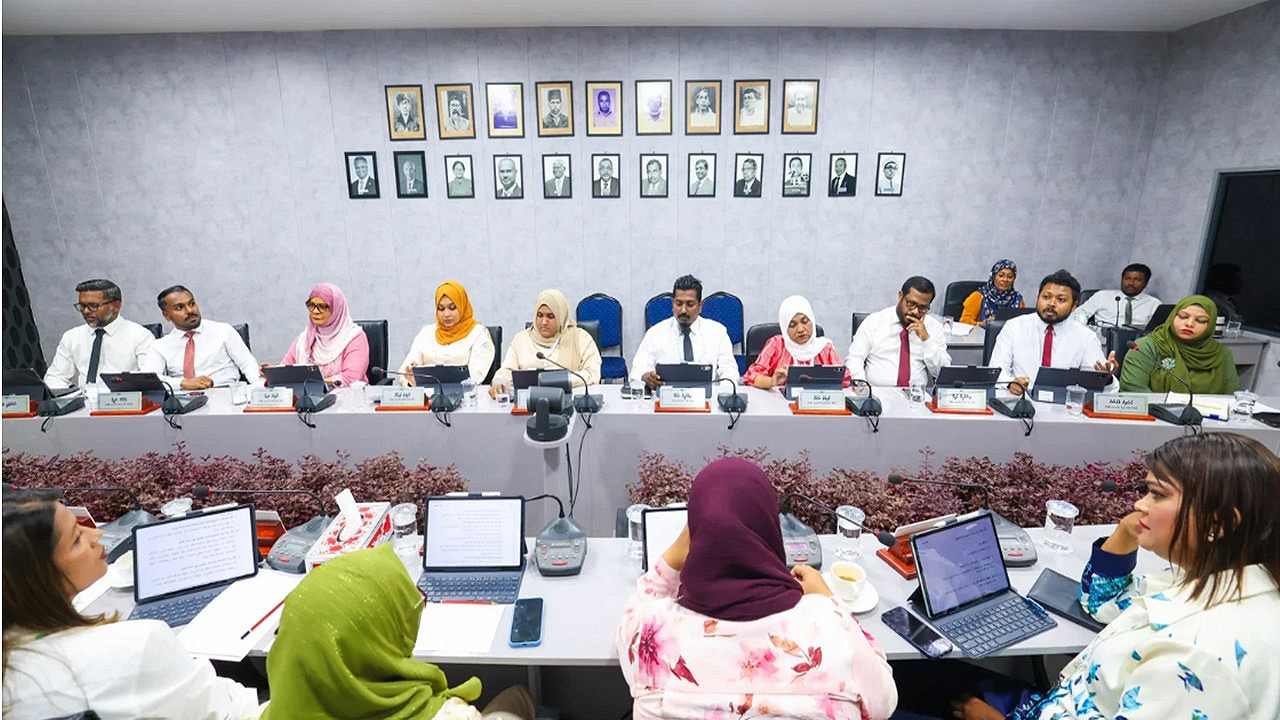ގާނޫނަށް ގެނައި ބަދަލާއެކު، ކައުންސިލަށް މަހަކަށް 10 މިލިއަން ރުފިޔާ ގެއްލޭ ކަމަށް ވިދާޅުވެ އާޒިމްގެ ކަންބޮޑުވުން