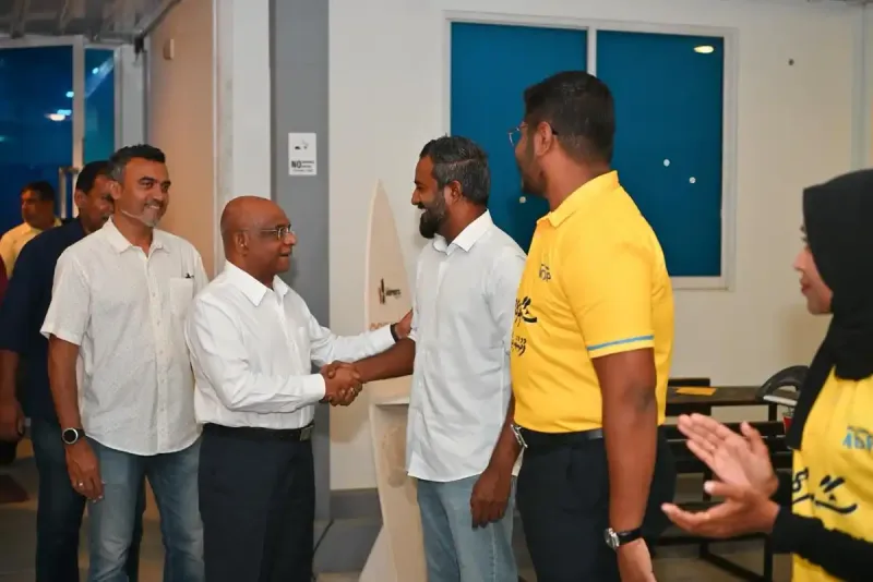 އެމްޑީޕީގެ ކުރީގެ ރައީސް ޝާހިދު އާއި ކެމްޕެއިން ޓީމަށް ކުޅުދުއްފުށި ސިޓީ އިން ހޫނު މަރުހަބާ އެއް!