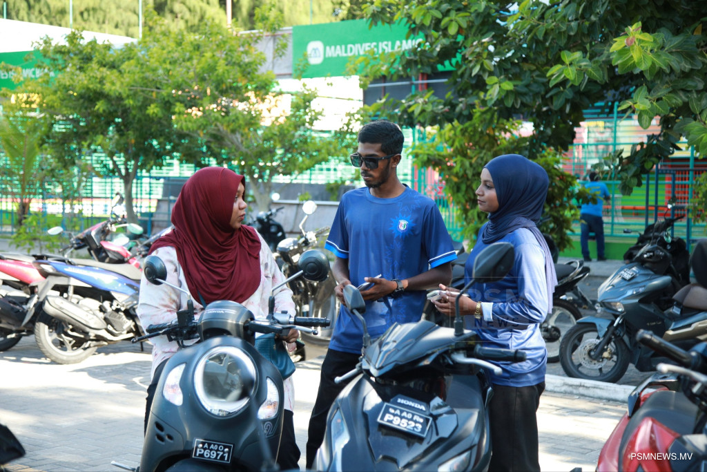 ޤަވާއިދުތައް ތަންފީޒުކުރުމަށް ރައްޔިތުންދޭ އެއްބާރުލުން ފާހަގަކޮށްފި