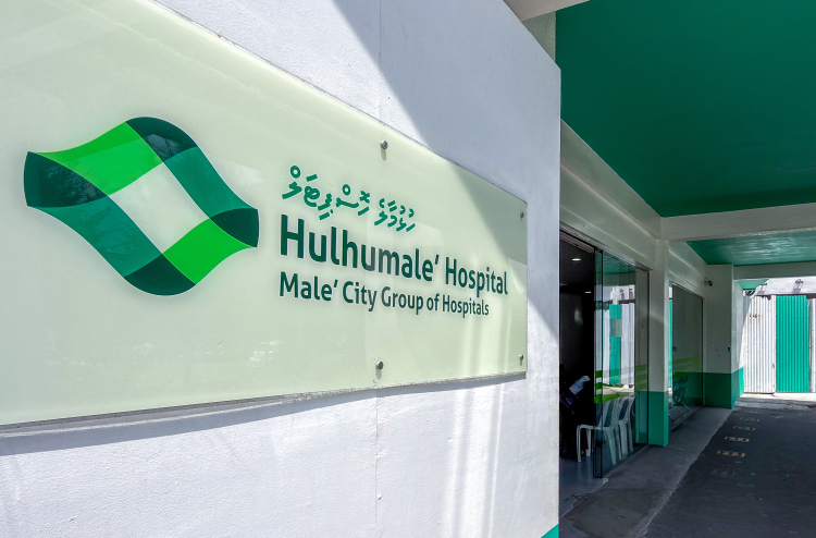 އެކްސިޑެންޓެއްގައި ދެބަފައިންނަށް އަނިޔާވެ، ބައްޕަގެ ހާލު ސީރިއަސް