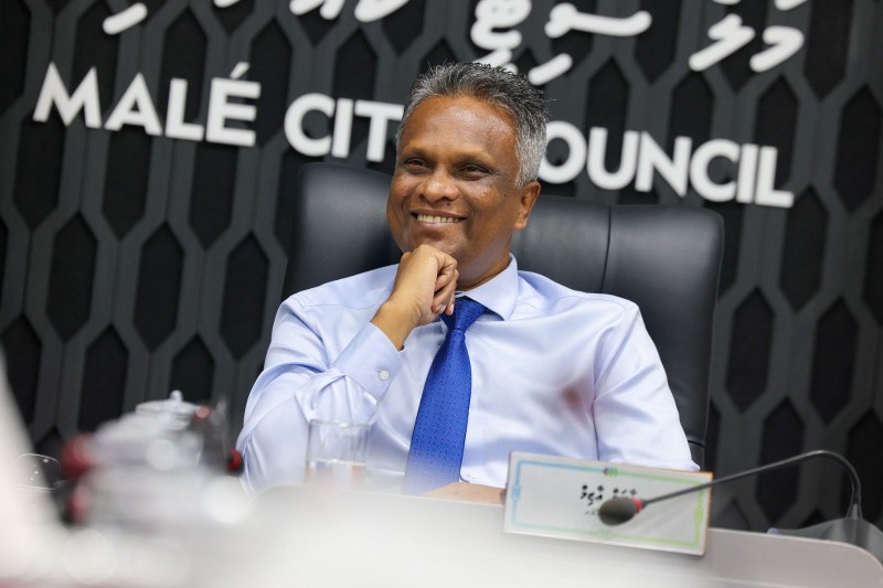 ގާނޫނަށް ގެނައި ބަދަލާއެކު، ކައުންސިލަށް މަހަކަށް 10 މިލިއަން ރުފިޔާ ގެއްލޭ ކަމަށް ވިދާޅުވެ އާޒިމްގެ ކަންބޮޑުވުން