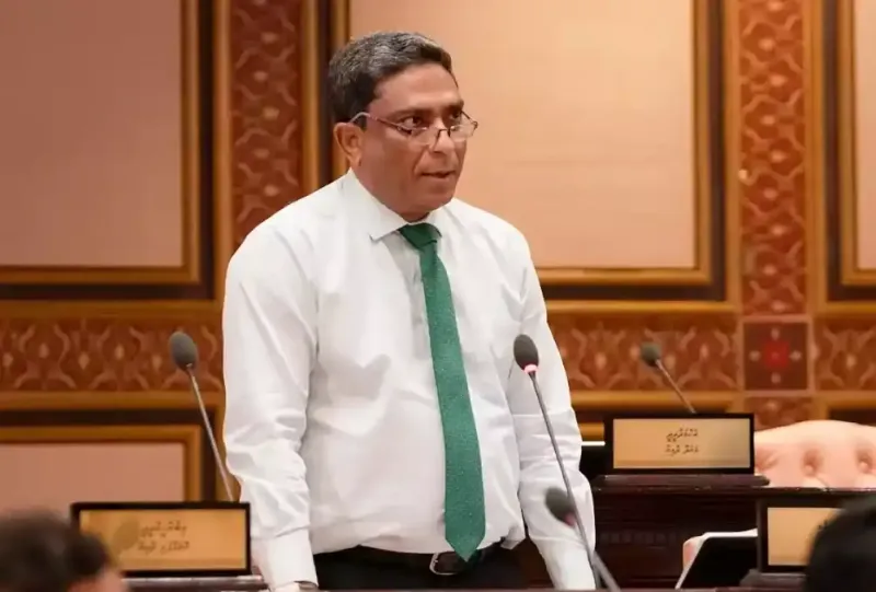 މެމްބަރު ސައުދުﷲ ހިލްމީ ސޯޝަލް މީޑިއާގައި އާންމުކުރި ލިސްޓުގައި 18 އަހަރު ނުވާ ކުޑަކުދިންގެ މައުލޫމާތު ހިމެނޭތީ، އެ މައްސަލަ ފުލުހަށް ހުށަހަޅައިފި