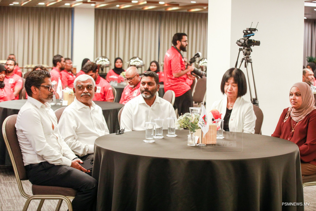 އޭޝިއަން ގޭމްސްގައި ރާއްޖޭގެ ދިދަ އުފުލާލުމުގެ ޝަރަފު މުންސިފާއި އީޝަލްއަށް