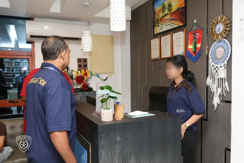 ހުޅުމާލޭގެ ސެލޫންތަކާއި ސްޕާތަކުގައި ގަވާއިދާ ހިލާފަށް މަސައްކަތް ކުރަމުން ދިޔަ 7 ބިދޭސީއަކު ހިފަހައްޓައިފި