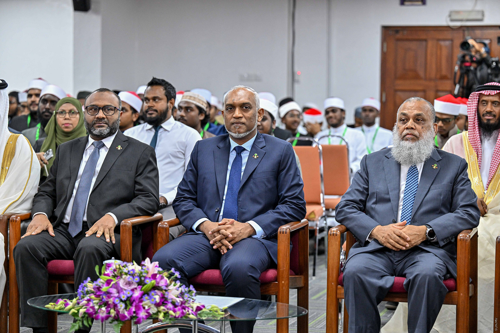 މި ޖީލުުގެ ތެރެއިން އުފެދޭ ޒުވާން އިމާމުންނަކީ، ކުރީގެ އިމާމުންނަށް ވުރެ އިލްމީ ގޮތުން މޮޅު ބަޔަކަށްވާނެ: ޝަހީމް