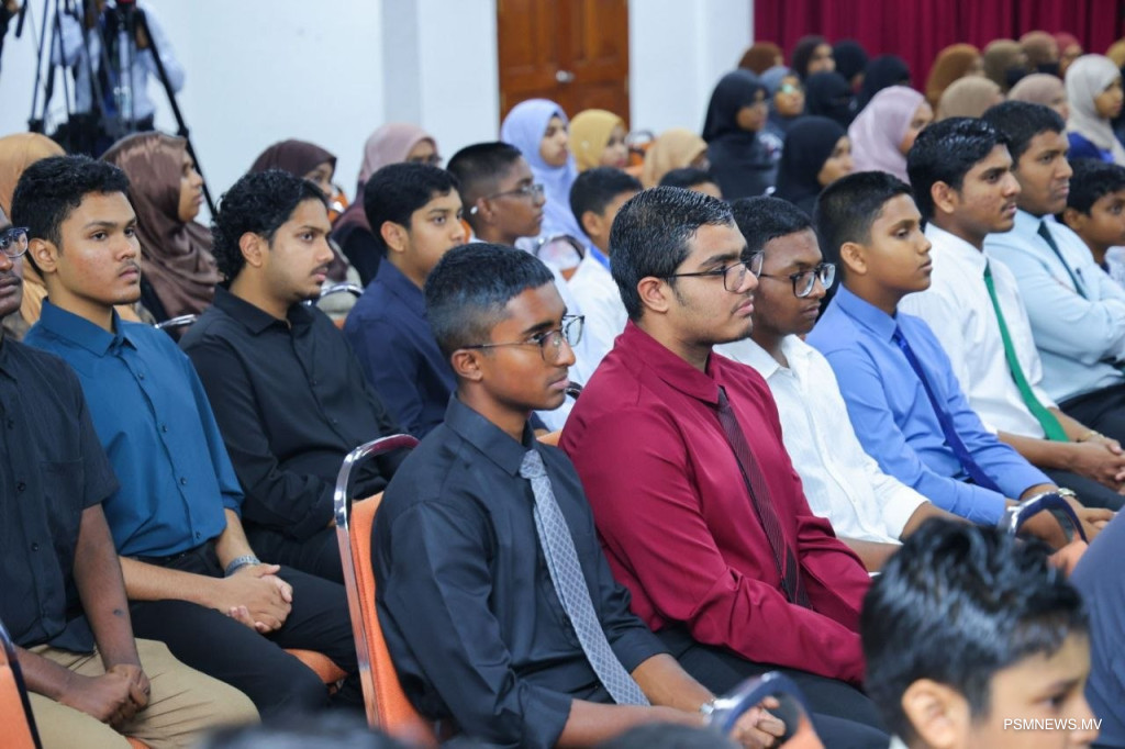 "ޤުރުއާނަށް އޮންނަ ލޯބި އެގޮތުގައި ދަމަހައްޓަންޖެހޭ"